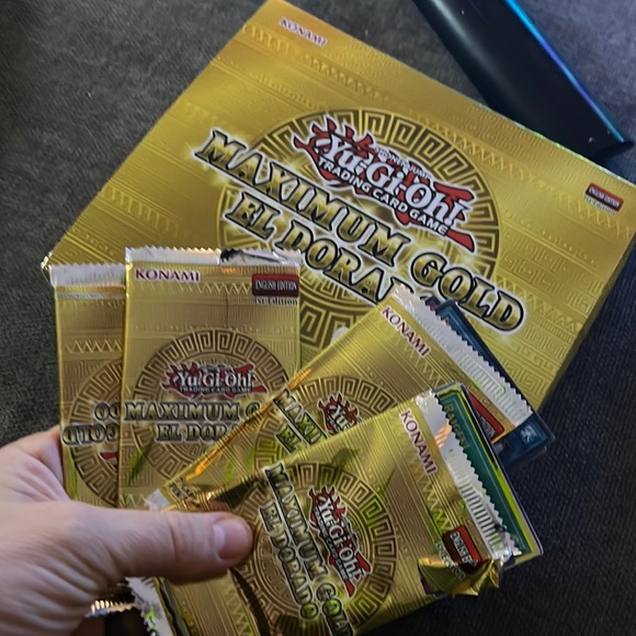 yu gi oh Other - 4 open packs of yu gi oh trading cards with box